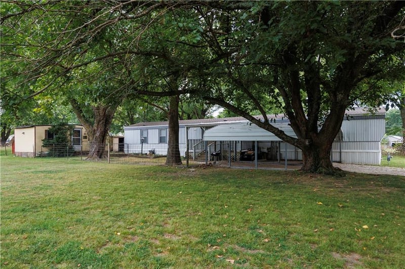205 Olive St, Tyro, KS 67364