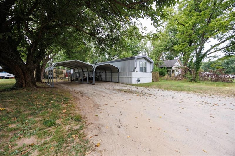 205 Olive St, Tyro, KS 67364