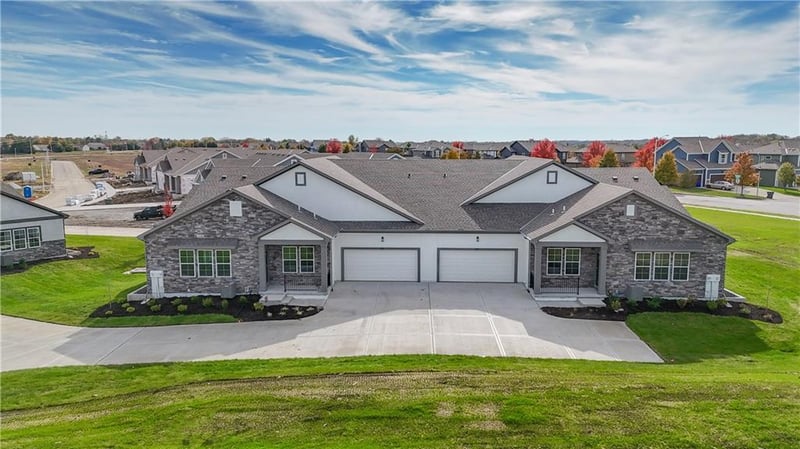 159 S Diane Dr, Olathe, KS 66061