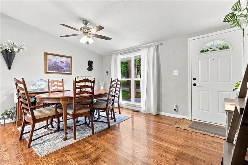 1044 Highland Dr, Liberty, MO 64068