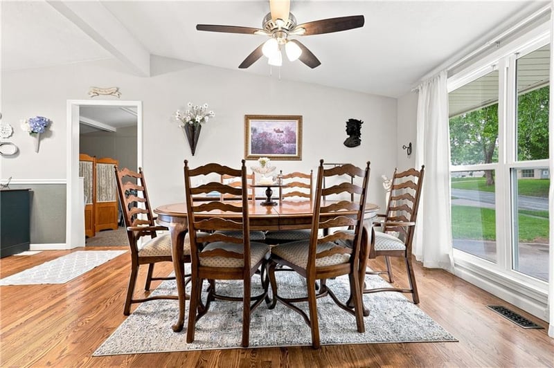 1044 Highland Dr, Liberty, MO 64068