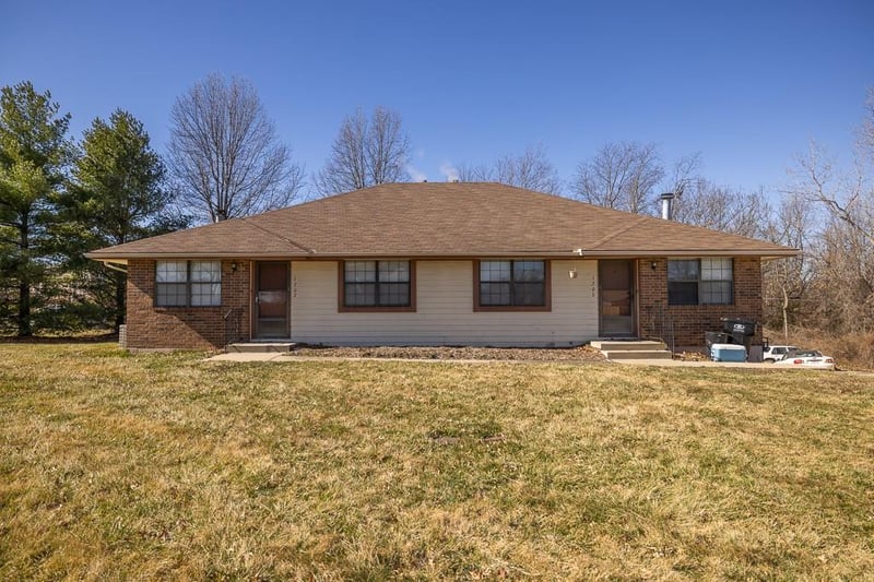 1700 - 1702 Swope Dr, Independence, MO 64057