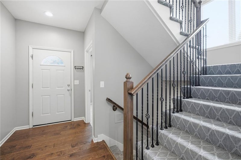 10906 115th St, Overland Park, KS 66210