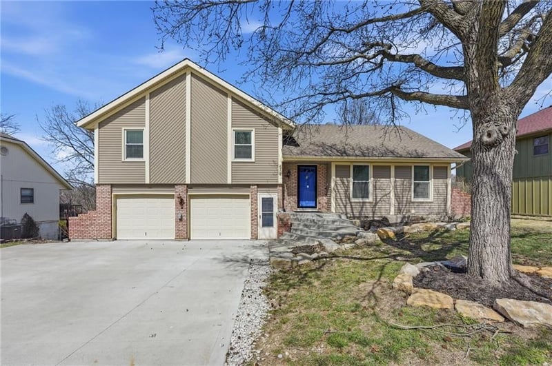 518 65th Ter, Kansas City, MO 64118