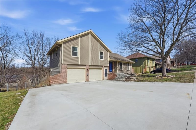 518 65th Ter, Kansas City, MO 64118