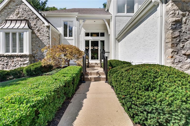 4516 125th St, Leawood, KS 66209