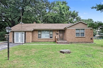 2449 S 49th Ter, Kansas City, KS 66106