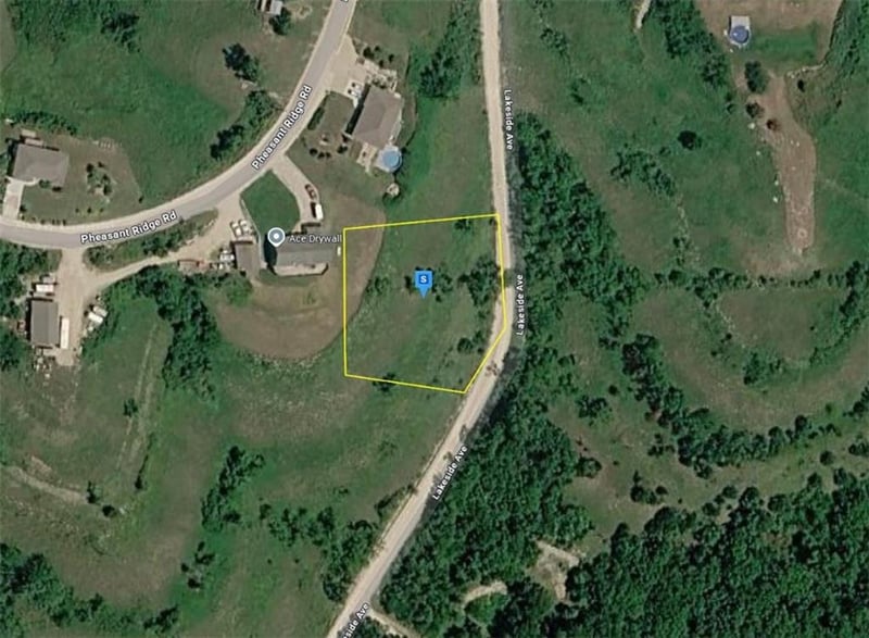 7850 Lakeside Ave, Manhattan, KS 66502