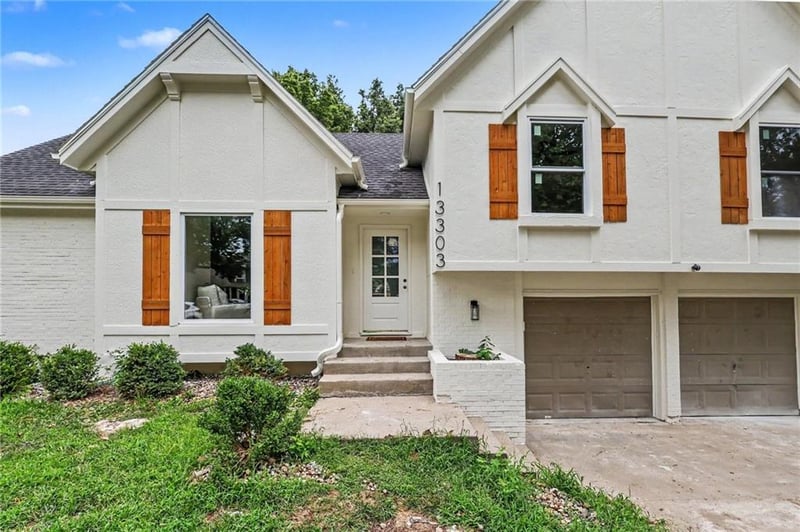 13303 105th St, Lenexa, KS 66215