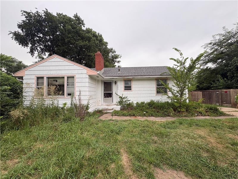 5049 Brighton Ave, Kansas City, MO 64119