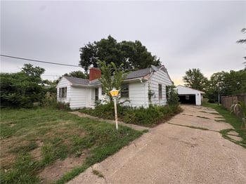 5049 N Brighton Ave, Kansas City, MO 64119