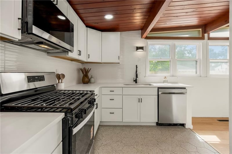 11120 35th Ter, Independence, MO 64052
