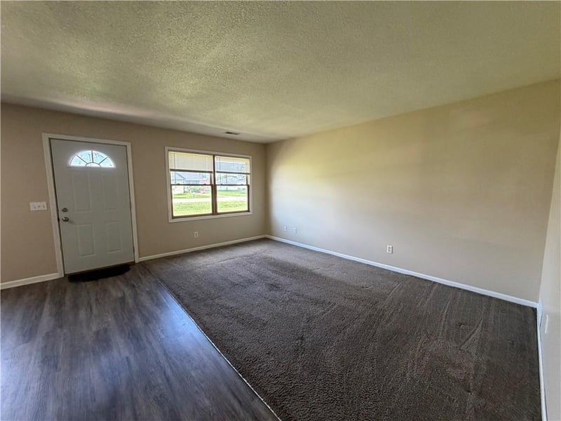 12041206 Vermont St, Elwood, KS 66024