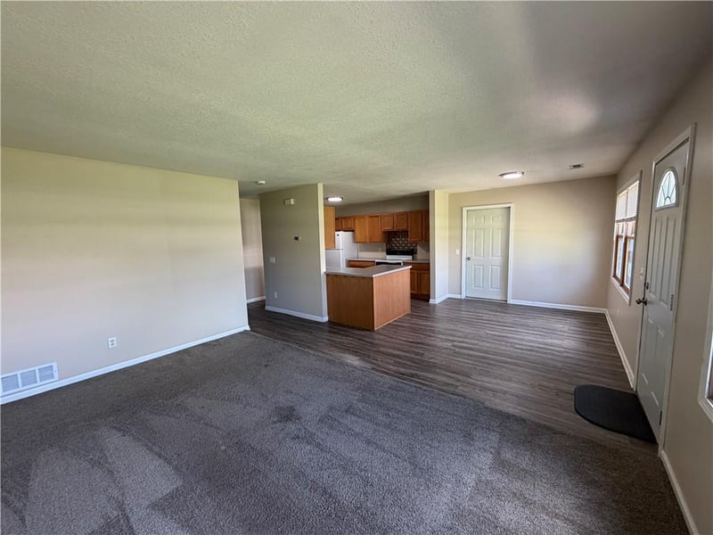 12041206 Vermont St, Elwood, KS 66024