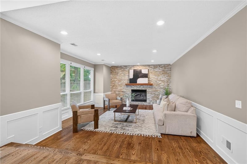 9109 126th Ter, Overland Park, KS 66213