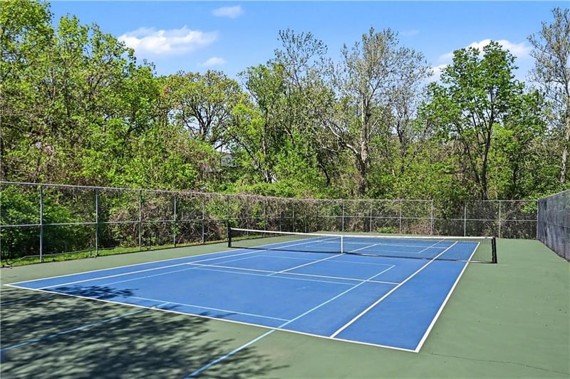 12620 Cedar St, Leawood, KS 66209
