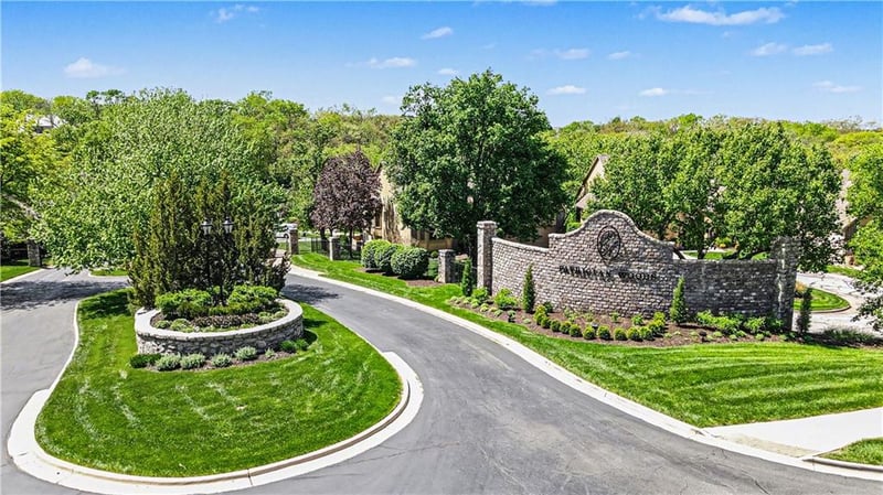 12620 Cedar St, Leawood, KS 66209