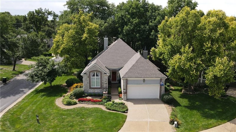 12620 Cedar St, Leawood, KS 66209