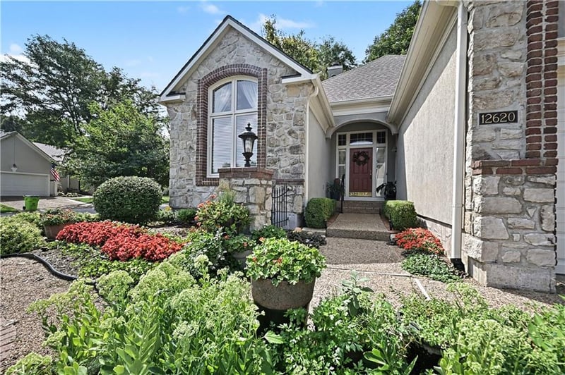 12620 Cedar St, Leawood, KS 66209