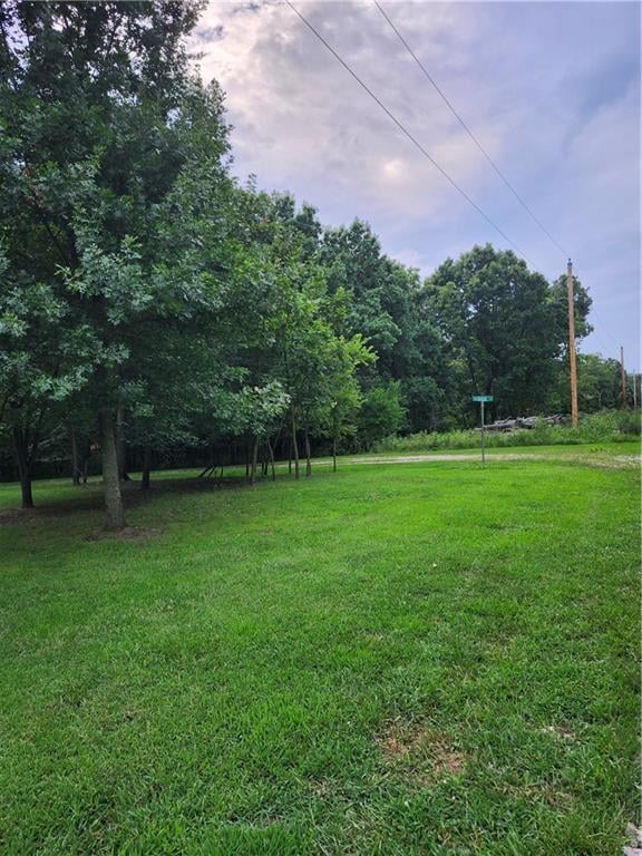 42 Alvamar Dr, Linn Valley, KS 66040