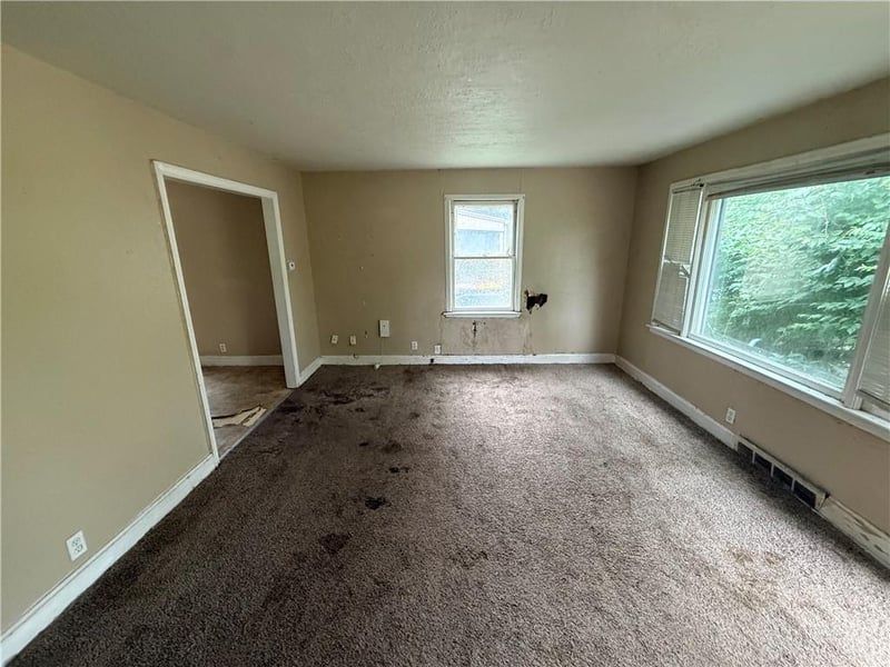 5521 Hardesty Ave, Kansas City, MO 64130