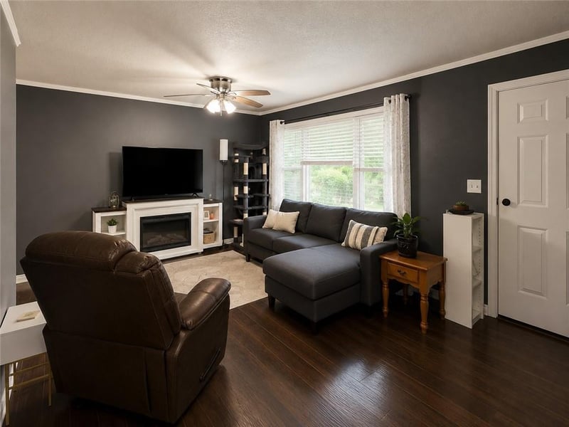 3904 52nd Ter, Kansas City, MO 64119