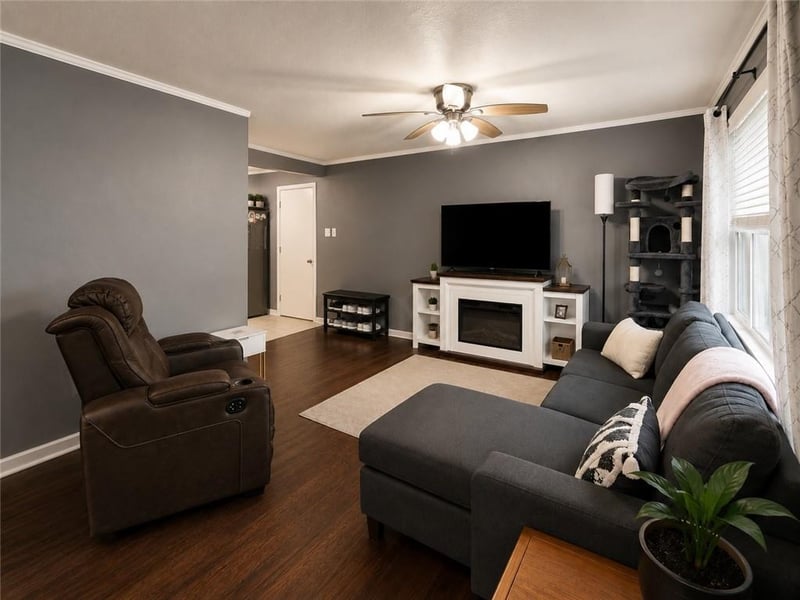 3904 52nd Ter, Kansas City, MO 64119