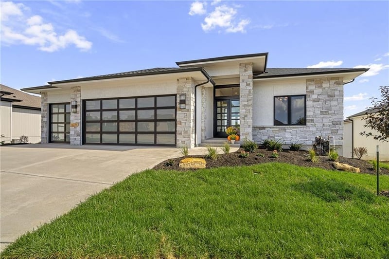 21501 8oth St, Shawnee, KS 66220