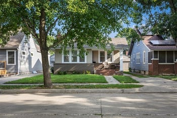 824 E 23rd Ave, Kansas City, MO 64116