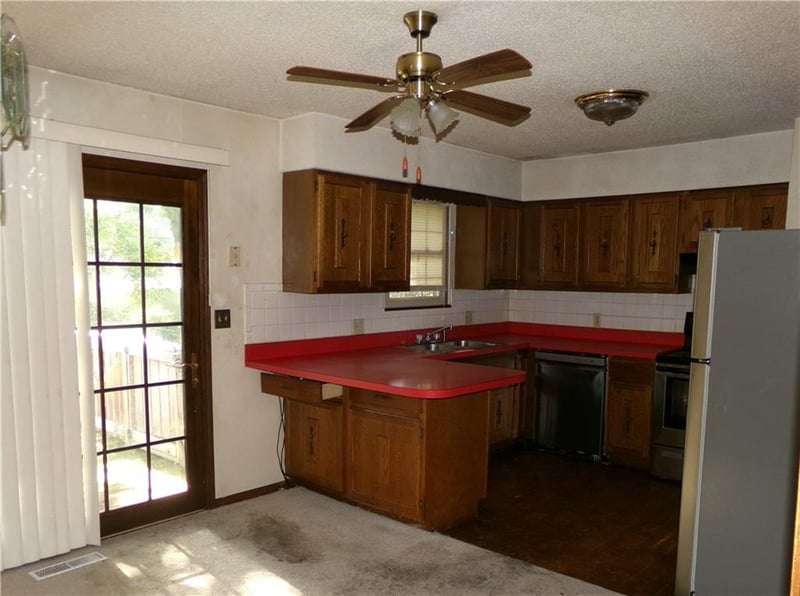 1403 Ridgeway Dr, Richmond, MO 64085