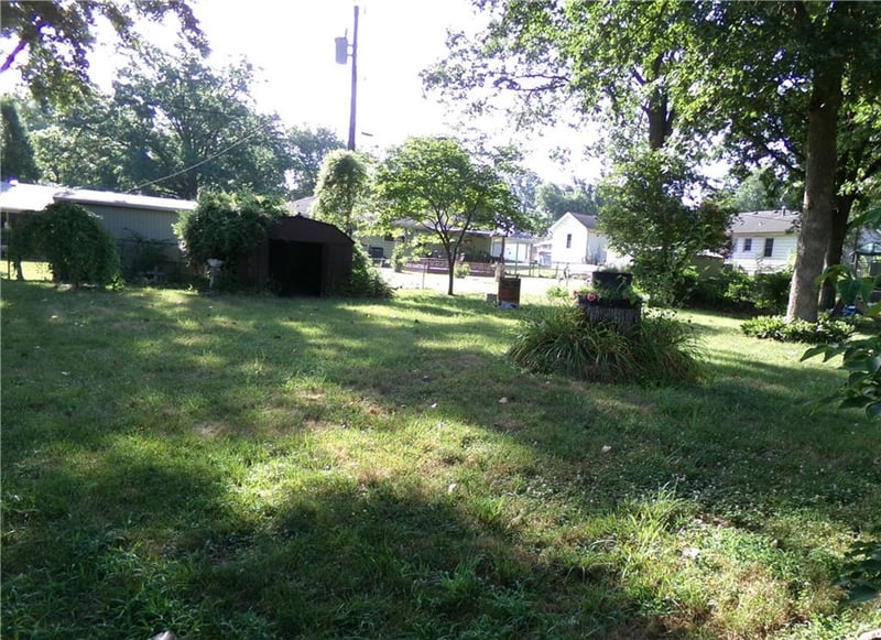 1403 Ridgeway Dr, Richmond, MO 64085