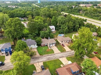838 NW 69 Th Pl, Kansas City, MO 64118