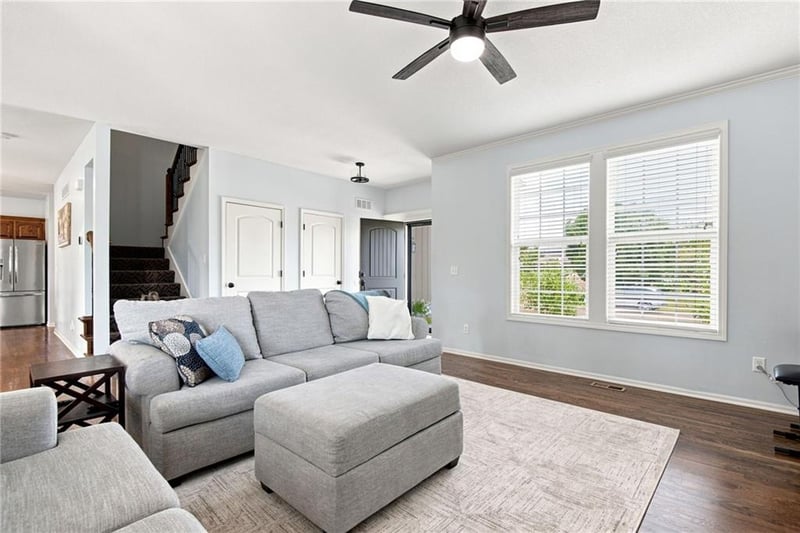 16584 Lind Rd, Olathe, KS 66062