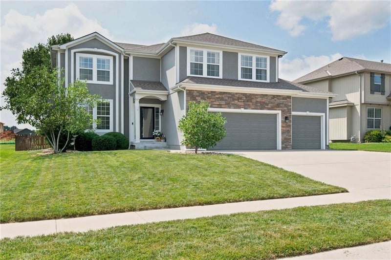 16584 Lind Rd, Olathe, KS 66062