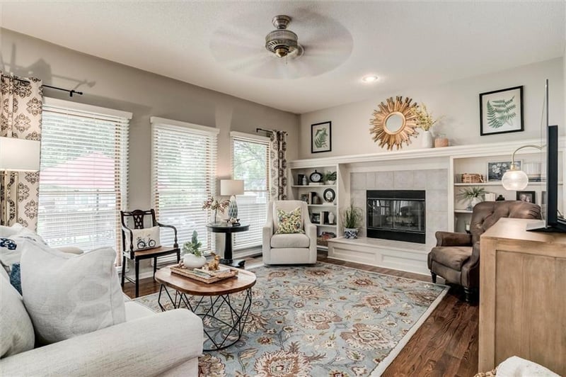 15471 S Wyandotte Dr, Olathe, KS 66062