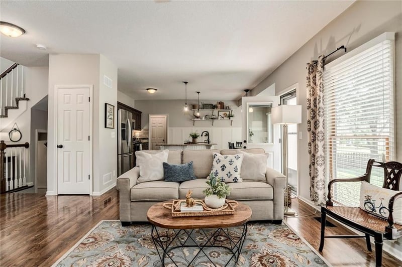 15471 S Wyandotte Dr, Olathe, KS 66062