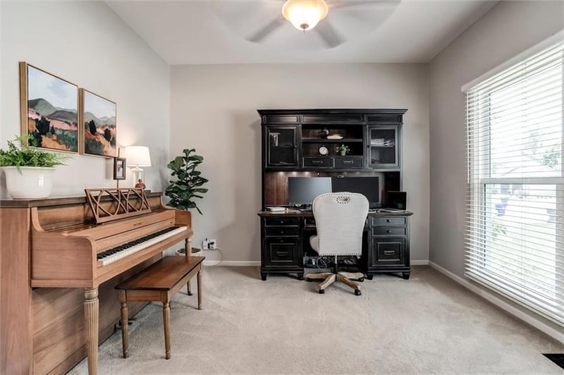 15471 S Wyandotte Dr, Olathe, KS 66062