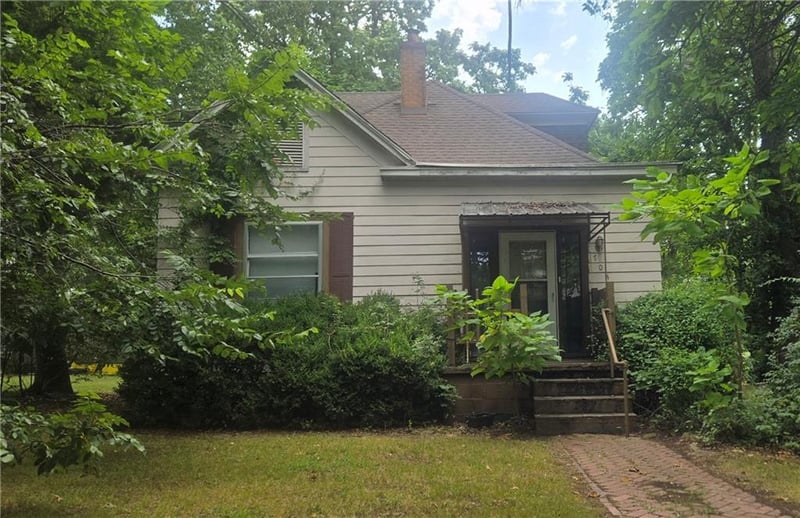 704 Catalpa St, Pittsburg, KS 66762