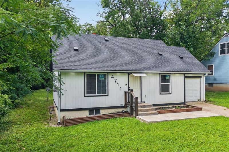 4711 E 43rd St, Kansas City, MO 64130