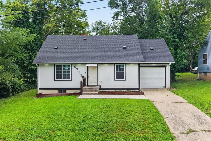 4711 E 43rd St, Kansas City, MO 64130