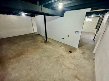 4711 E 43rd St, Kansas City, MO 64130