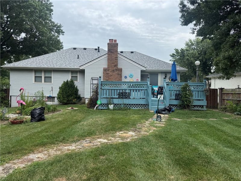 304 Colony Dr, Lee's Summit, MO 64063