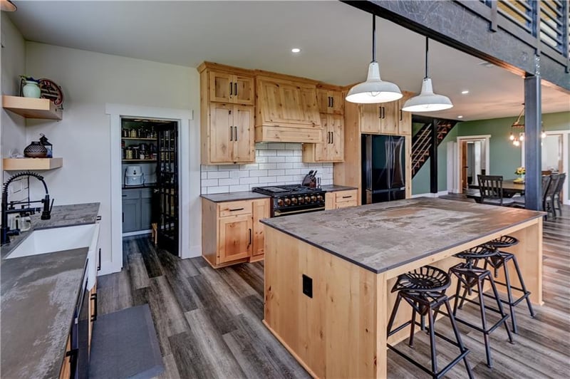 34705 E Mabry Rd, Buckner, MO 64016