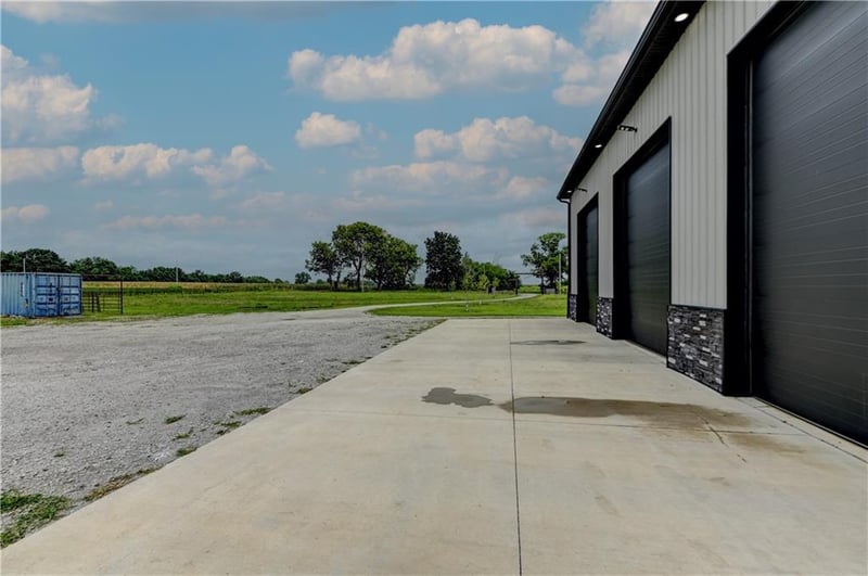 34705 Mabry Rd, Buckner, MO 64016