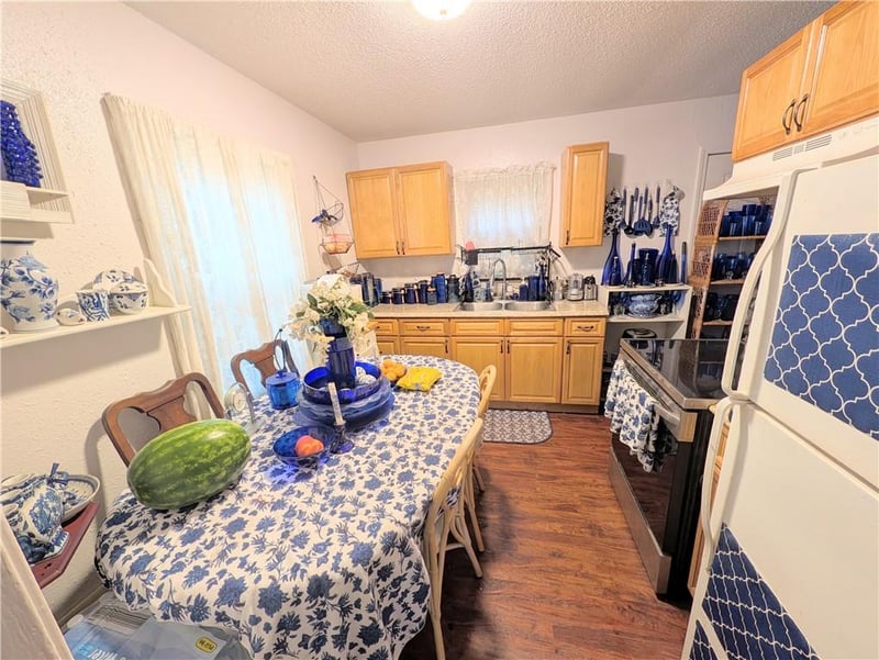 9537 Harrison St, Kansas City, MO 64131