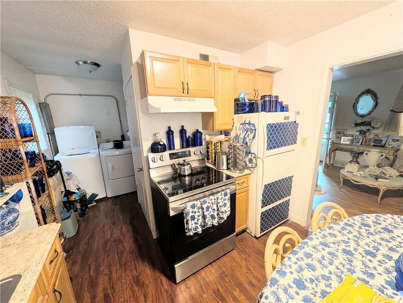 9537 Harrison St, Kansas City, MO 64131