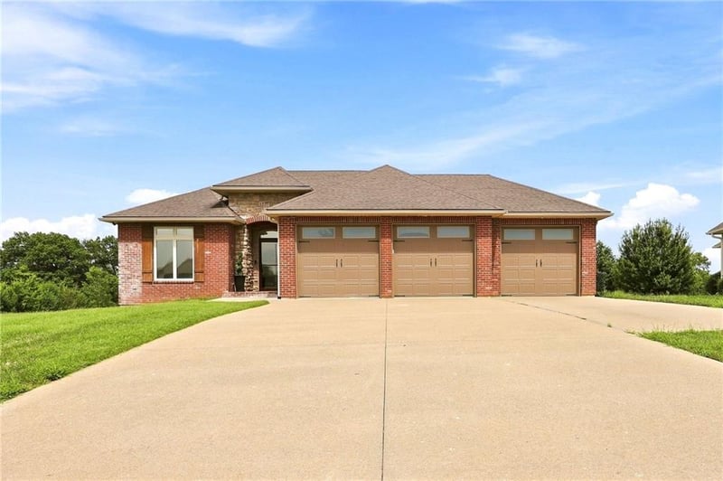 1227 Holland Sq, Warrensburg, MO 64093