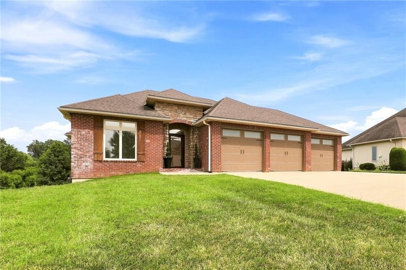 1227 Holland Sq, Warrensburg, MO 64093