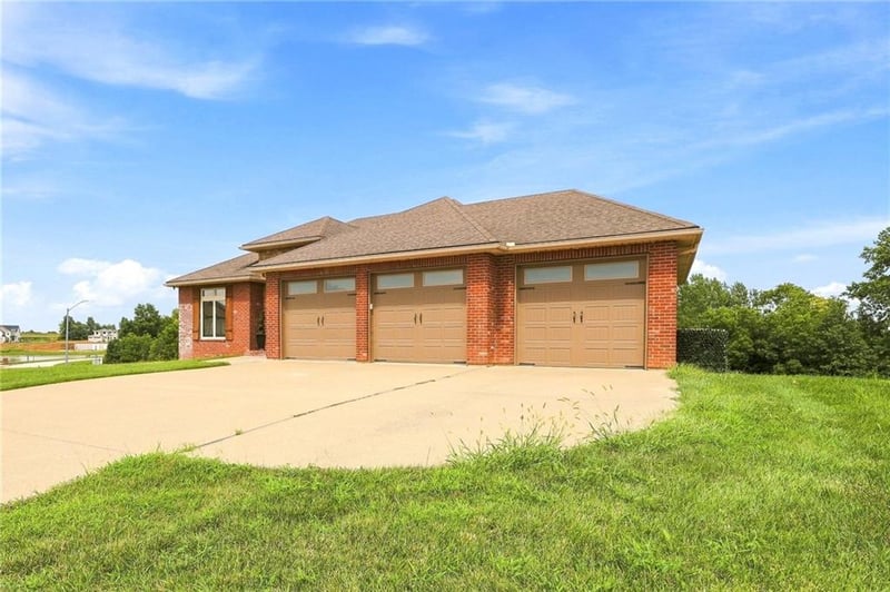 1227 Holland Sq, Warrensburg, MO 64093