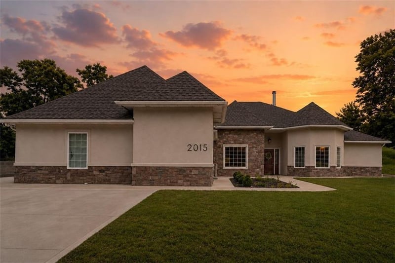 2015 Lees Summit Rd, Independence, MO 64050